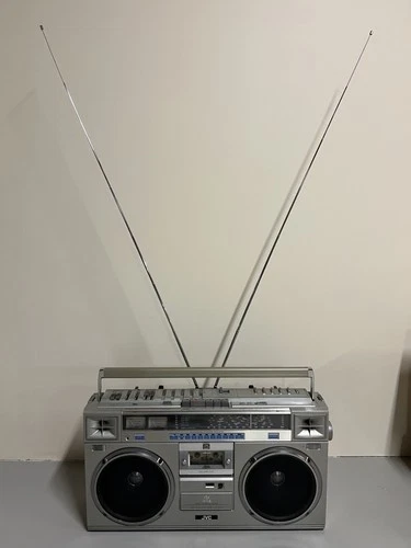 JVC RC-M70W Boombox Ghettoblaster Radio Cassette Player SW1 SW2 Shortwave