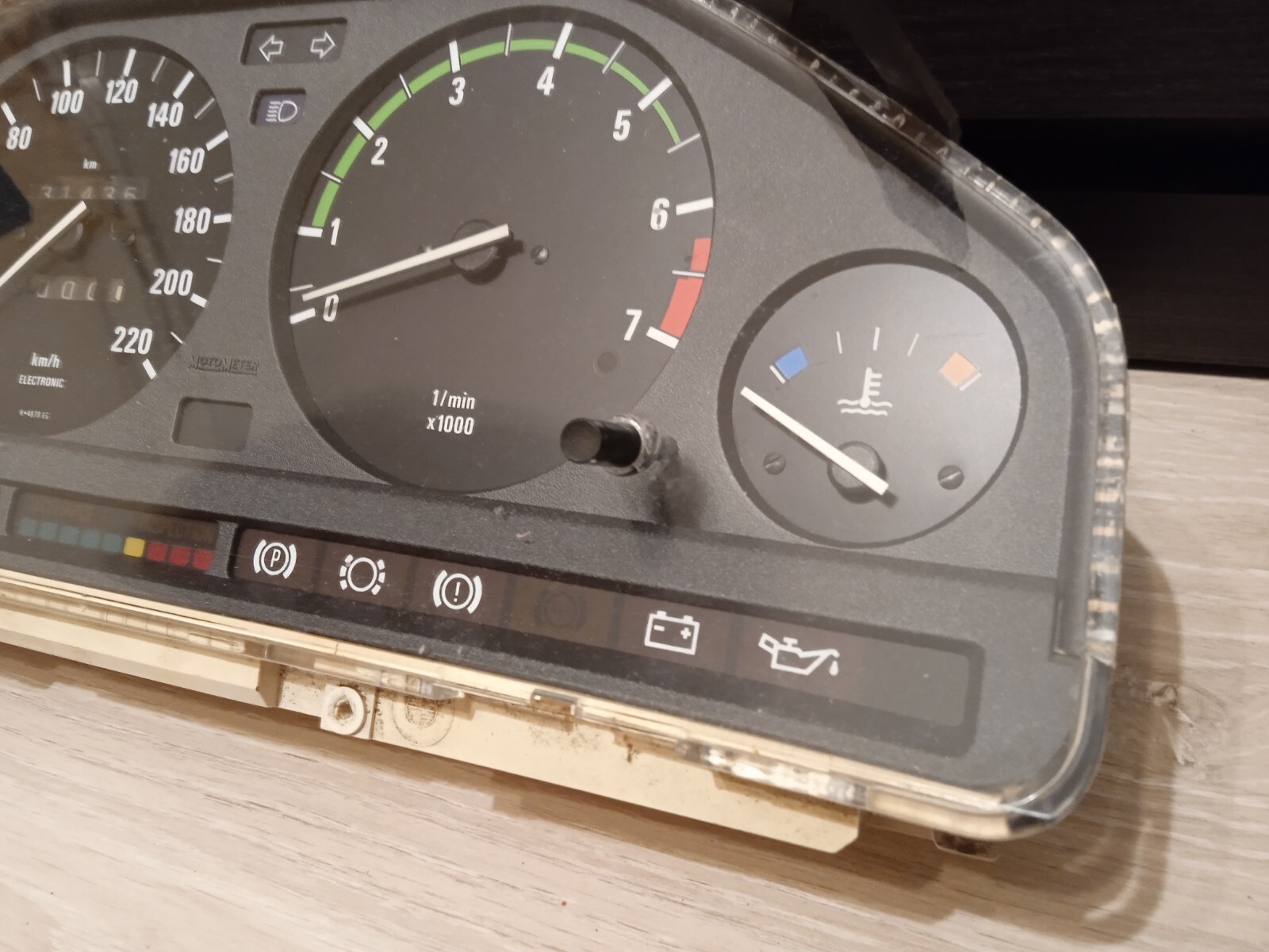 RARE Green BMW E30 Instrument Gauge Cluster Speedometer, 220 KM/H