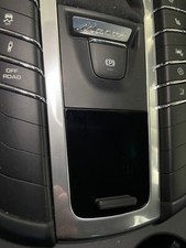 Porsche Macan - Einsatz mit Klappdeckel für Aschenbecherfach 