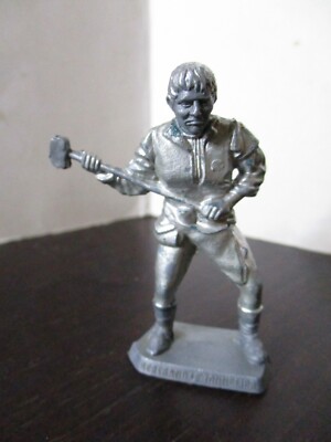 3 Figurines Thierry la fronde Bertrand le tonnelier Captal de Buc
