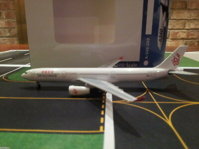 Aeroclassics Dragonair A330-343X 1:400 - ACBHWH 2000s colors B-HWH