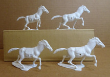 Dulcop Horses Set of 4 - White - 54mm Italy