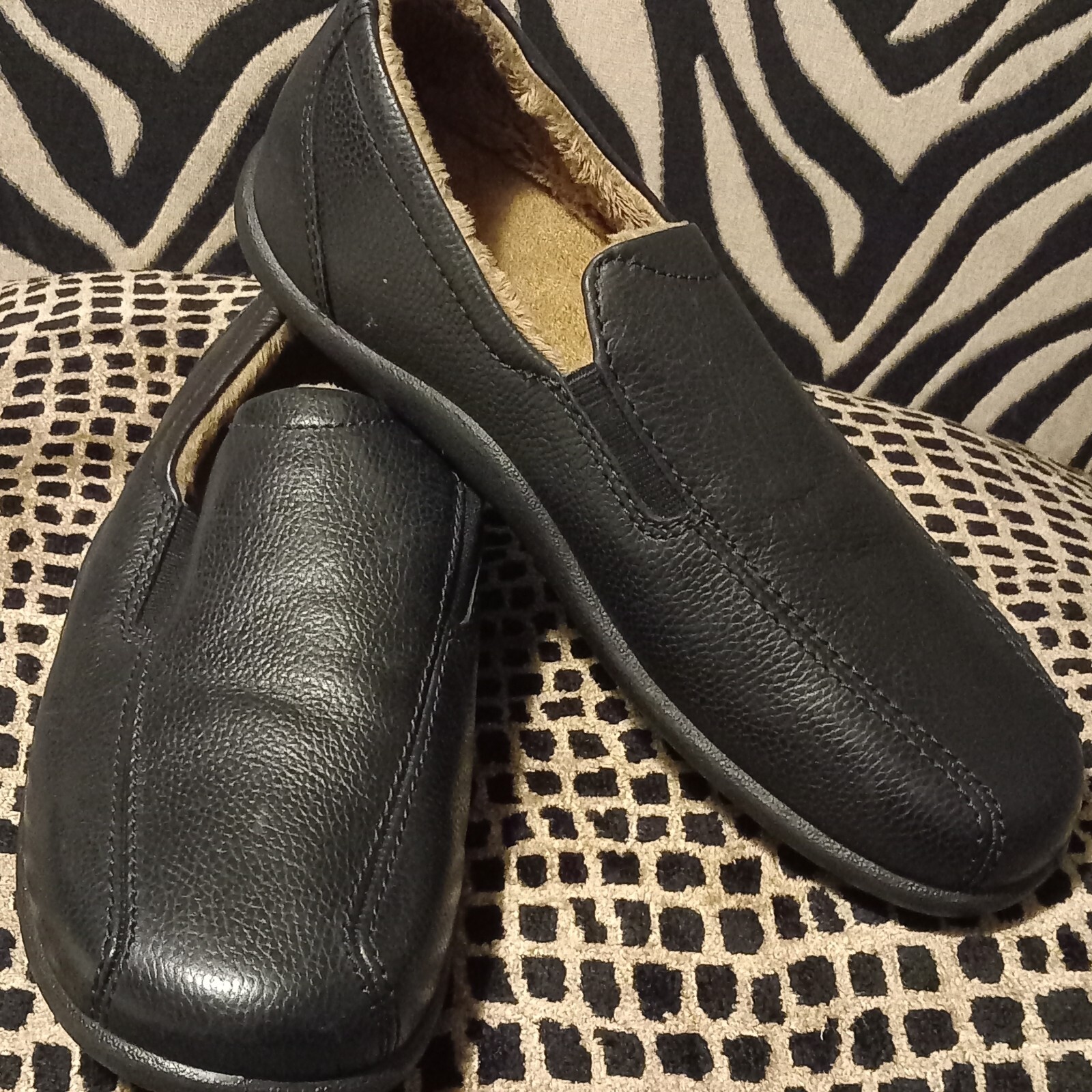 Sophisticated Mens Bedroom Slippers With Faux Fur Inside UK 9, EU 43