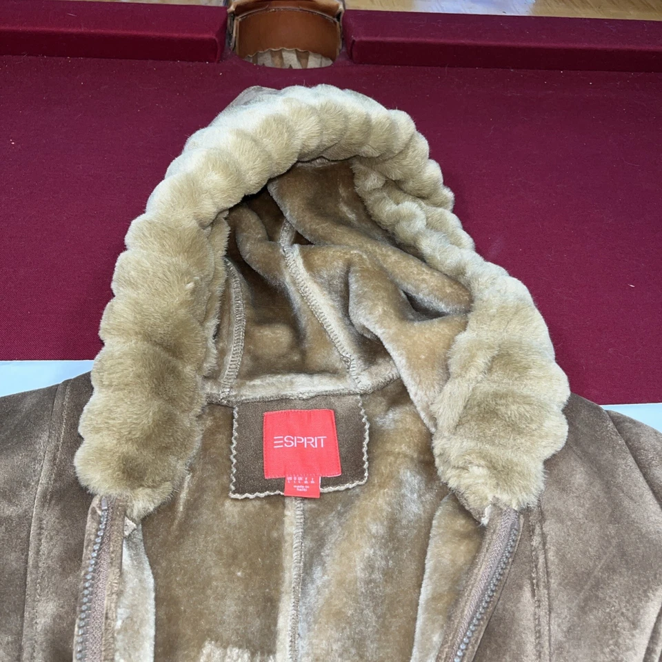 NUEVO ESPRIT Bronceado Imitación Piel Gamuza Piel Suave Chaqueta con Capucha Y2K Cremallera Abrigo de Invierno Largo Foto 3 de 4