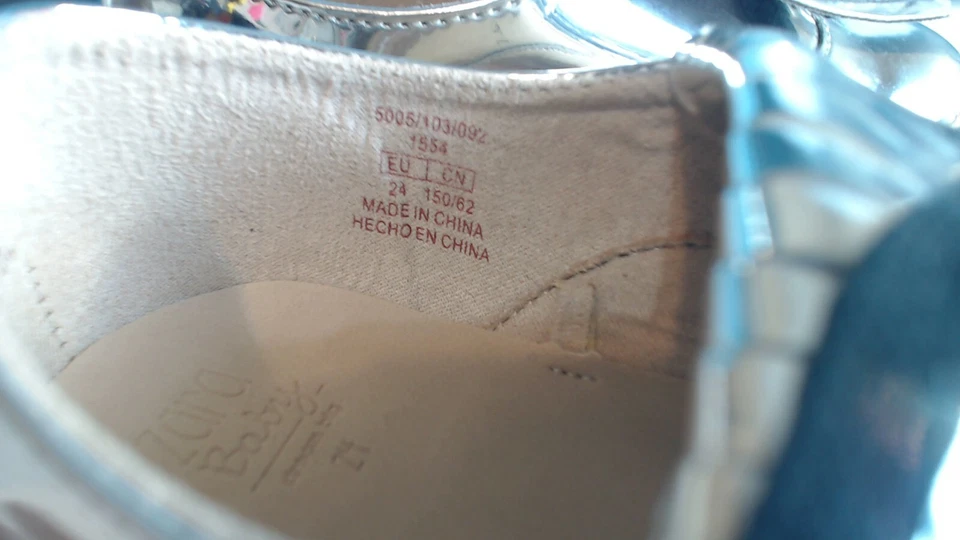 Zara Kids Girls Metallic Silver Patent Leather Oxford Lace Up Shoes Size 7 1/2  - Image 3 of 4