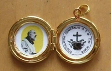 St Padre Pio relic locket, high polished gold toned relic locket w/ prayer card!