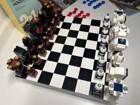 LEGO 40174 Chess & Checkers Set 100% Complete W/ Instructions & Box