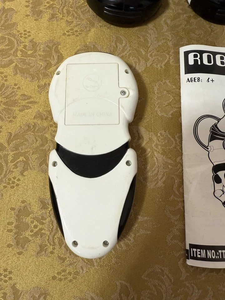 RoboActor TT313 Remote Control Walking,Talking & Dancing Robot Toy USED - Изображение 4 из 4