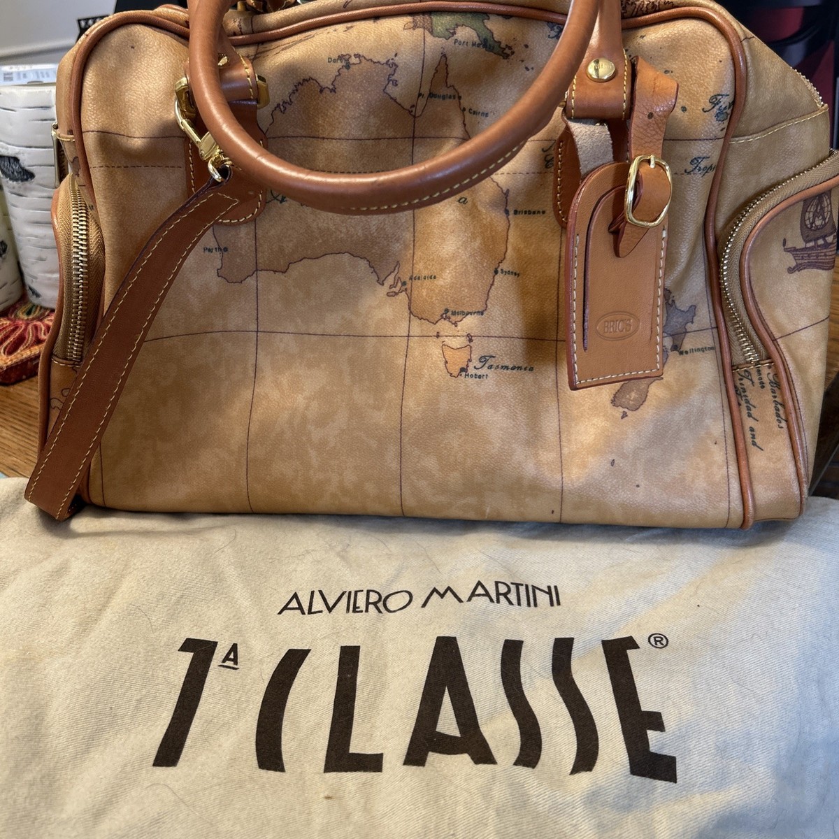 Alviero Martini Vintage World Map Bag ITALY RARE Vintage Alviero Martini Handbag: Geo Map Embossed Leather  main image 3
