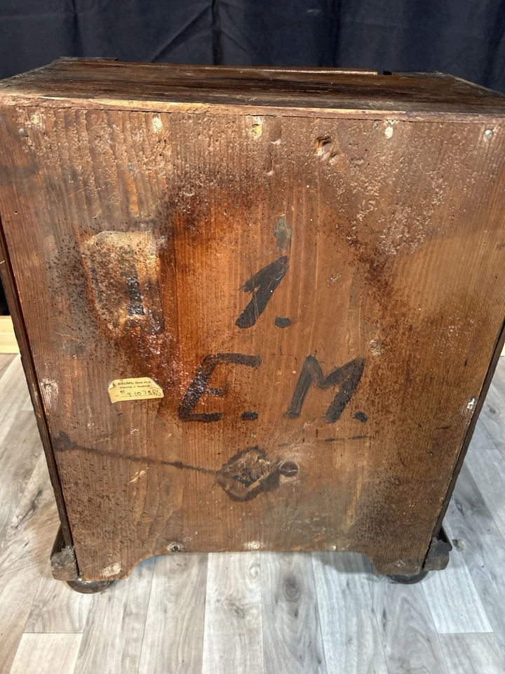 Антикварный венский мини-кабинет E. Bäuml Австрия эпохи Возрождения дуб 1900-е  - Изображение 3 из 4