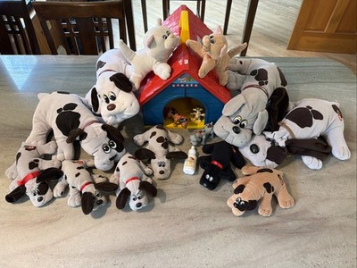 Vintage Pound Puppy lot Pup's Pad 1986 Tonka Dog House and 15 pound puppies cats