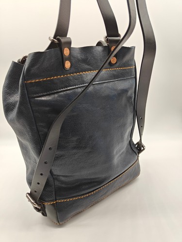 OLD TREND Canna handcrafted leather vintage women's backpack Navy/Black (Defect) - Picture 8 of 13
