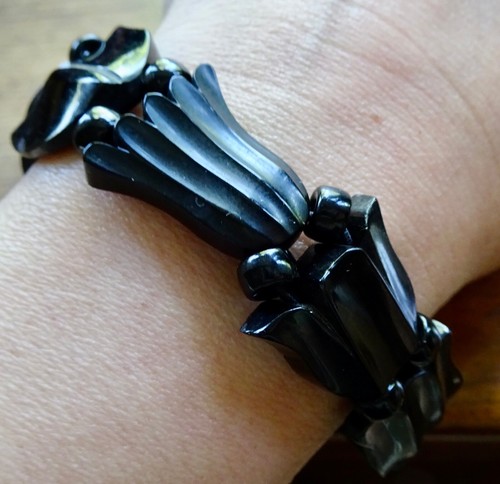antique Victorian carved Whitby jet flower black bead stretch bracelet -157 - Picture 2 of 8