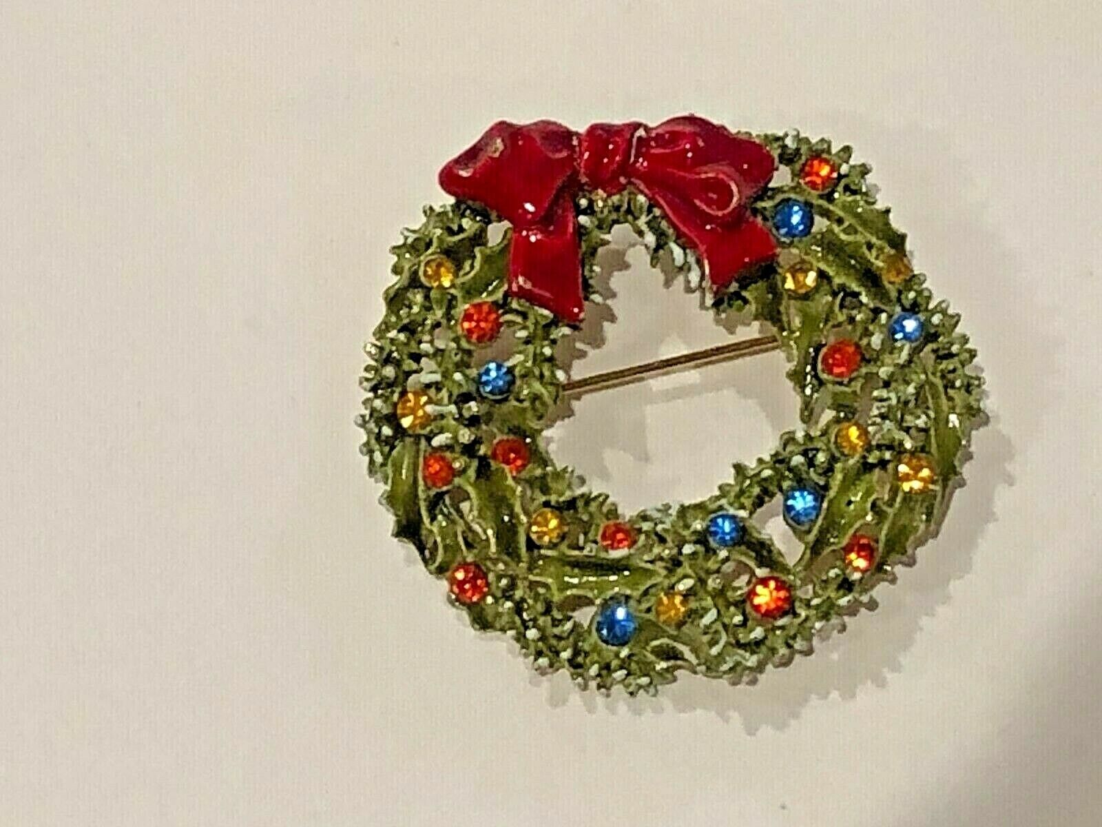"Art"  Brooch Vintage Signed Christmas Wreath Pin - image 1