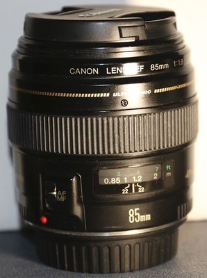 Canon EF 85mm f/1.8 USM lens