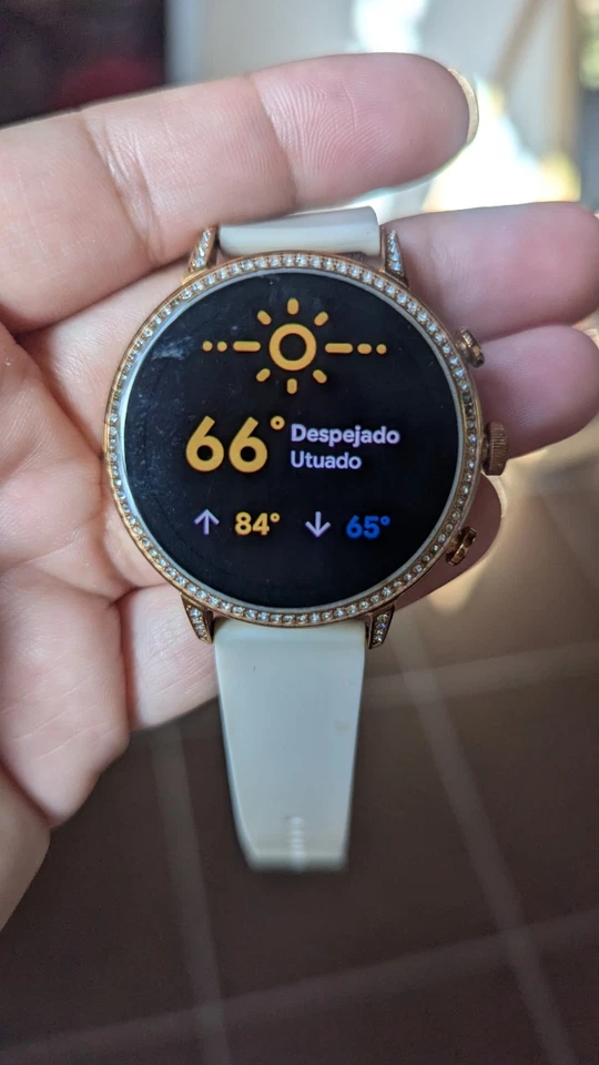 Reloj Inteligente Fossil Oro Rosa - Modelo DW7F1 - Bisel Con Cristales - Banda Beige Foto 4 de 4