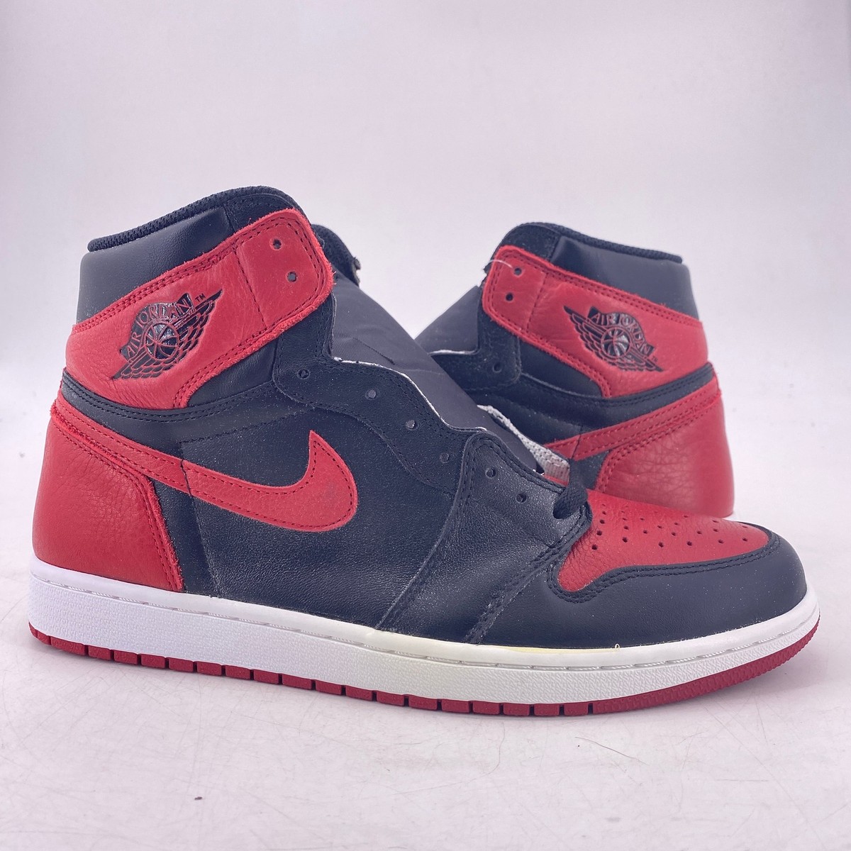 jordan retro 1 high og banned