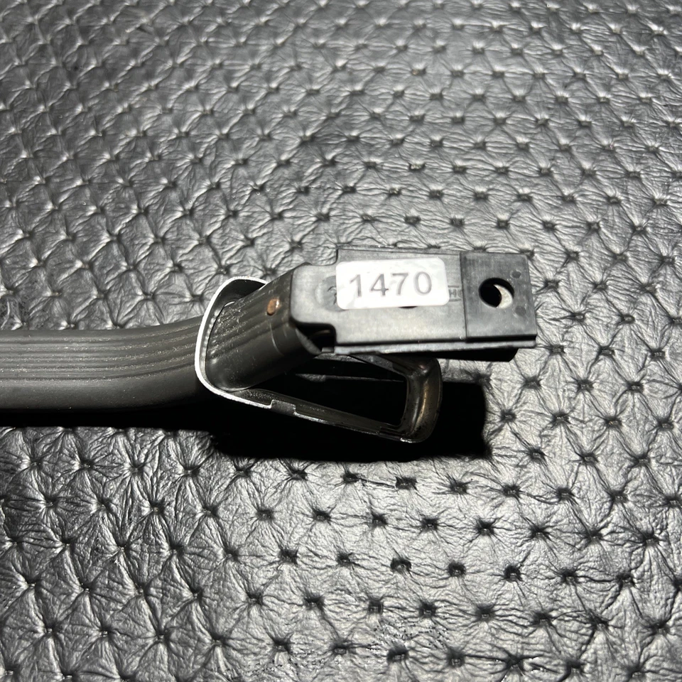 Manija de agarre de techo interior MERCEDES-BENZ S W108 280S A1088100551 1970 Foto 3 de 3