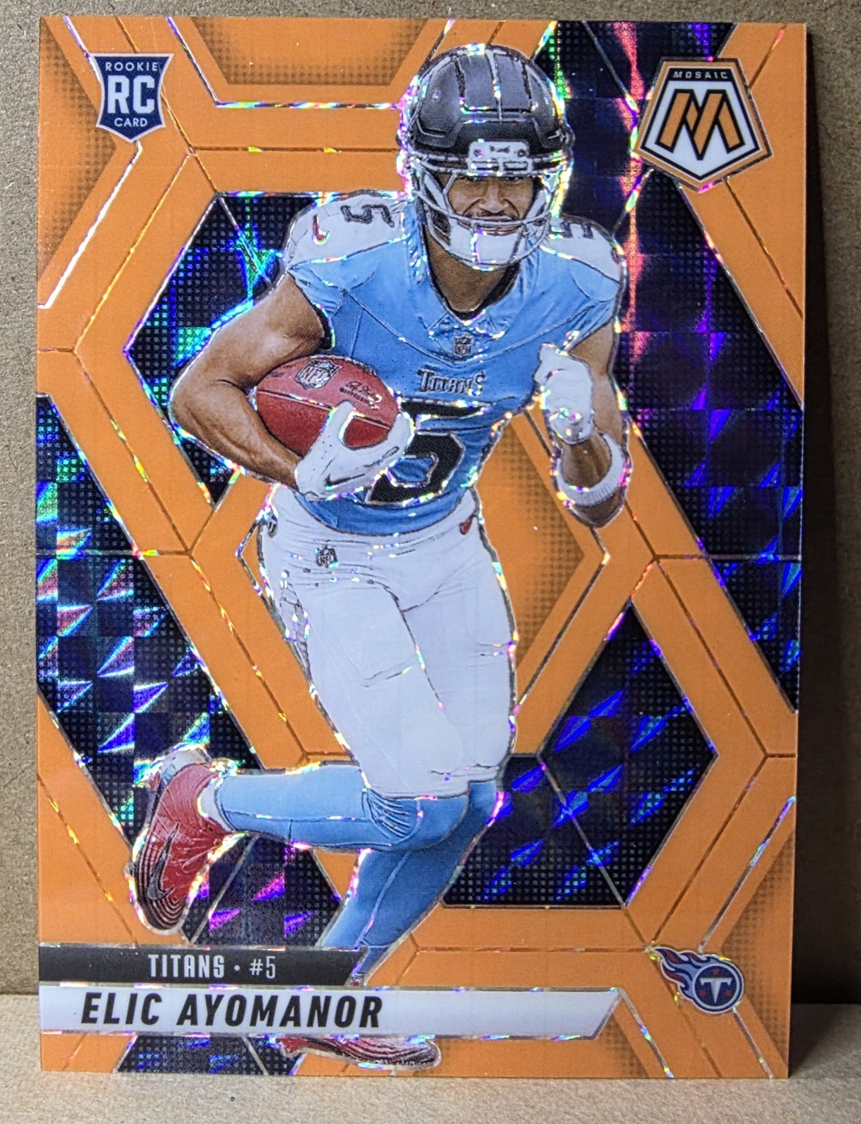 2025 Mosaic - Elic Ayomanor #333 Orange Fluorescent Mosaic - /25 (RC) Titans