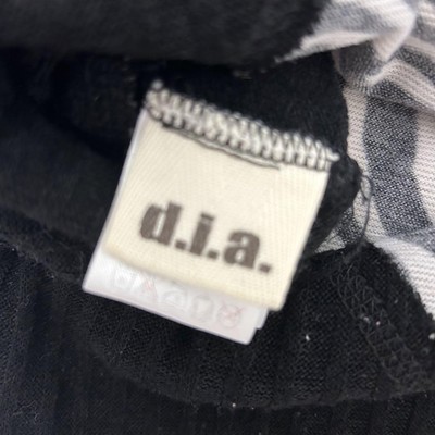 トップス d.i.a d.i.a. Zebra print V-neck long sleeve top Black Long Sleeve