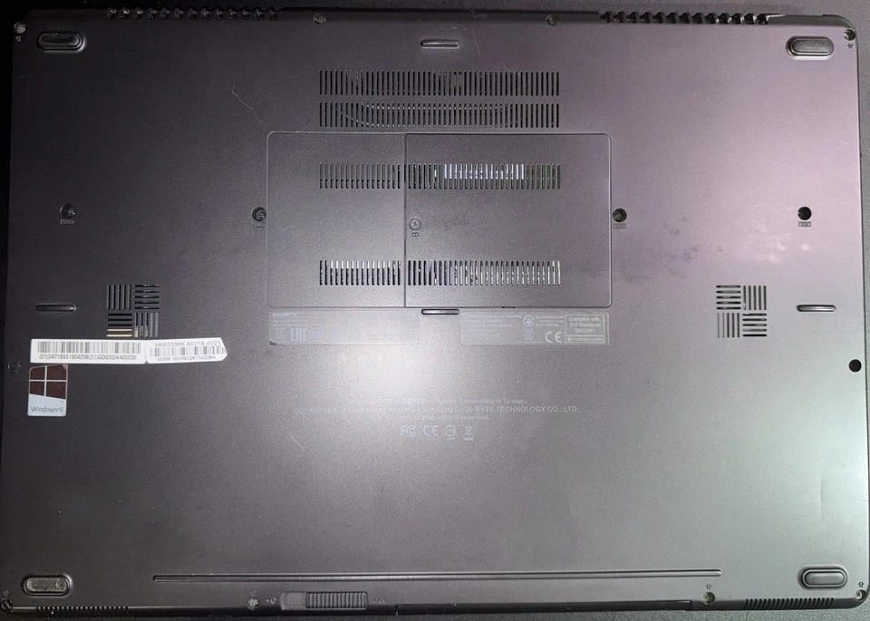 Gigabyte P35 NVIDIA 765M | i7-4700HQ | 12GB | 256GB SSD | 750GB HDD | Win 11 - Image 4 of 4