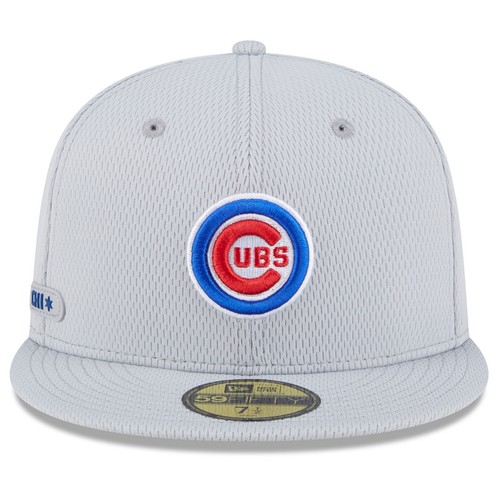 Men's New Era Gray Chicago Cubs 2025 MLB Clubhouse 59FIFTY Fitted Hat - 第 2/6 張圖片