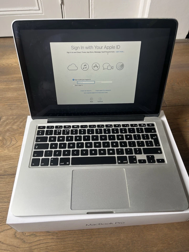 Apple MacBook Pro 13" 2015 · i5 · 8GB · 256GB, photo 1 of 5