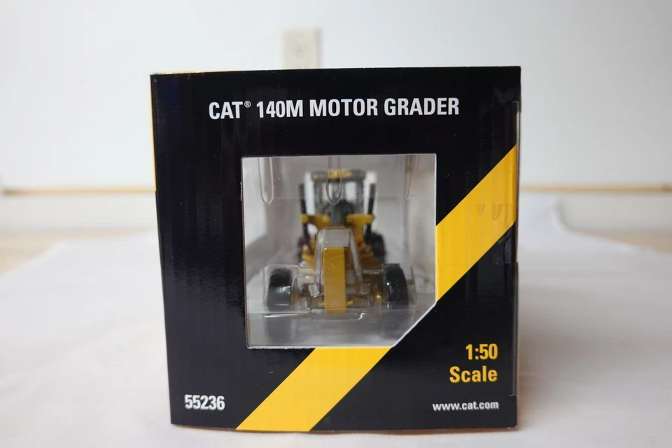 NORSCOT 55236 CAT 140M MOTOR GRADER  1:50 SCALE N.I.B - Image 2 of 4