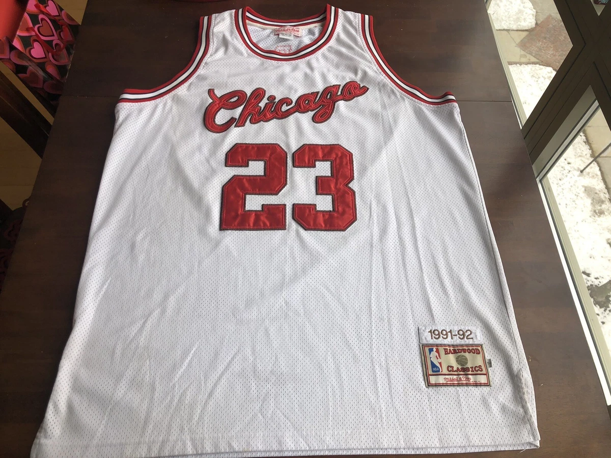 Michael Jordan Autographed Chicago Bulls 1991-92 White Authentic Mitchell &  Ness Jersey