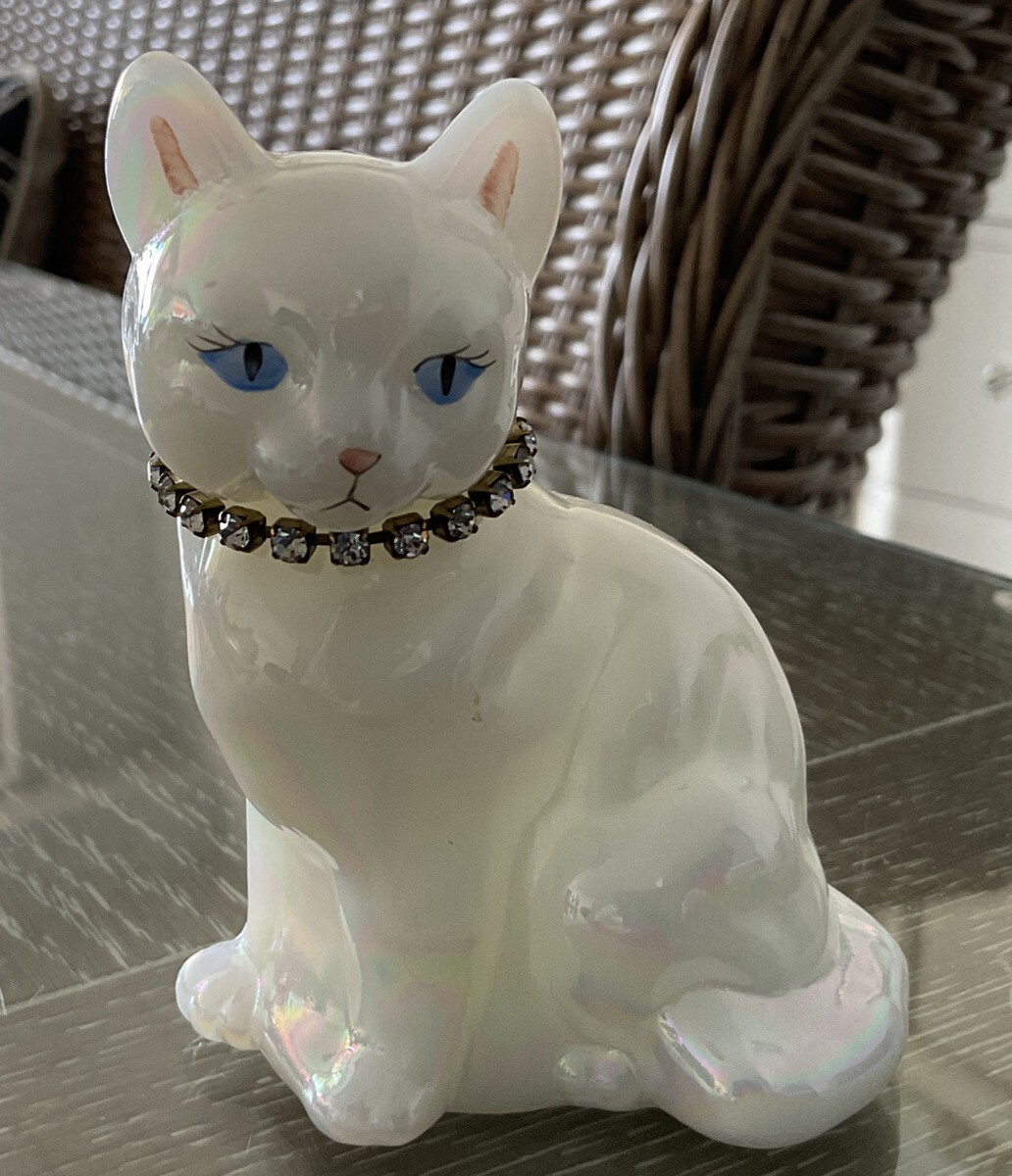 Fenton Figurine Cat Iridescent White Artist Signed T Gaskins
