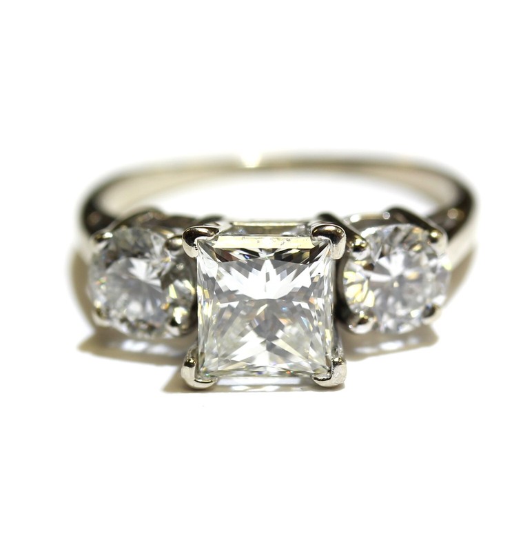 GIA certified 14k white gold 2.54ct princess diamond 3 stone engagement ring 5.5