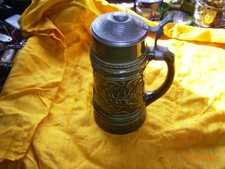 Bierkrug mit Zinndeckel