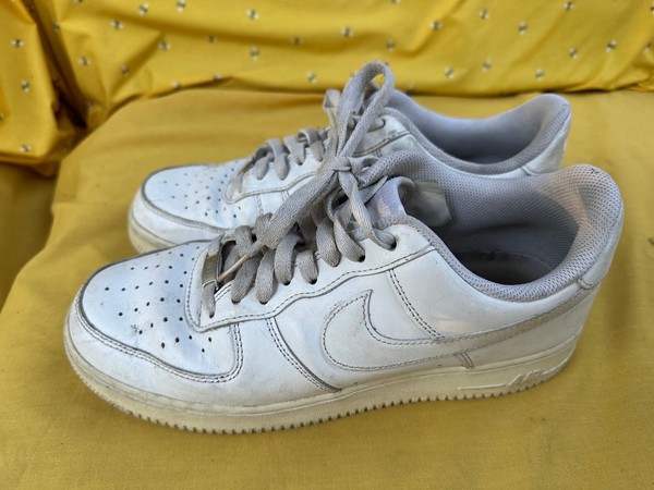 Nike AF1 Air Force 1 - WHITE Mens size US 10 UK 9 EUR 44 Pre Owned