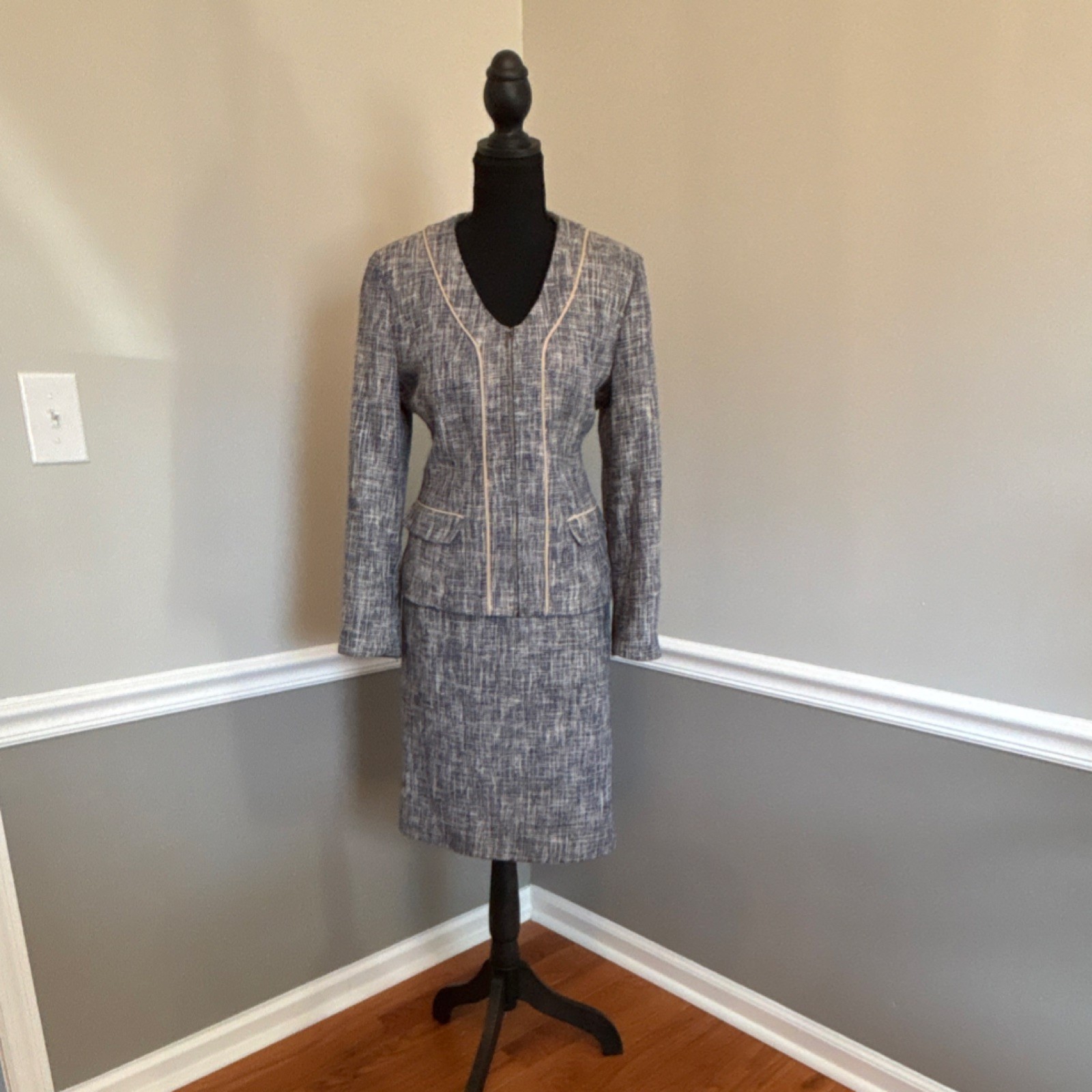 Women's Gray Textured Skirt Suit Set, Jacket & Skirt, Single