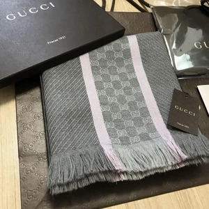 Gucci rose foulard silencieux étole femme