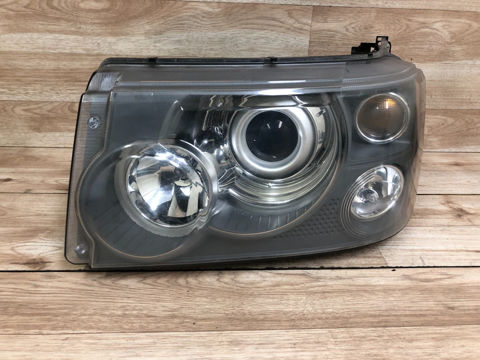 RANGE ROVER SPORT OEM FRONT DRIVER SIDE XENON HEADLIGHT HEADLAMP 06-09 2