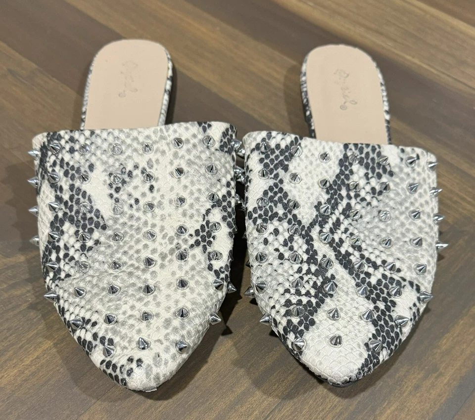 Женские туфли на плоской подошве из змеиной кожи Qupid размер 8,5 без шнуровки черно-белые - Изображение 2 из 4