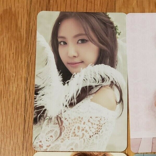 APINK JAPAN NAEUN OFFICIAL PHOTOCARD/PIN [NONONO/MR.CHU/LUV/MOTTO
