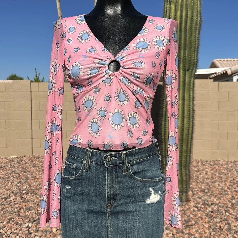 Blusa Top Mediana Dollskill dELiA*S Rosa Margarita Floral Recortada Junta Tórica Malla Foto 3 de 4