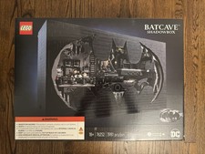 LEGO 76252 DC Comics Batcave Shadow Box