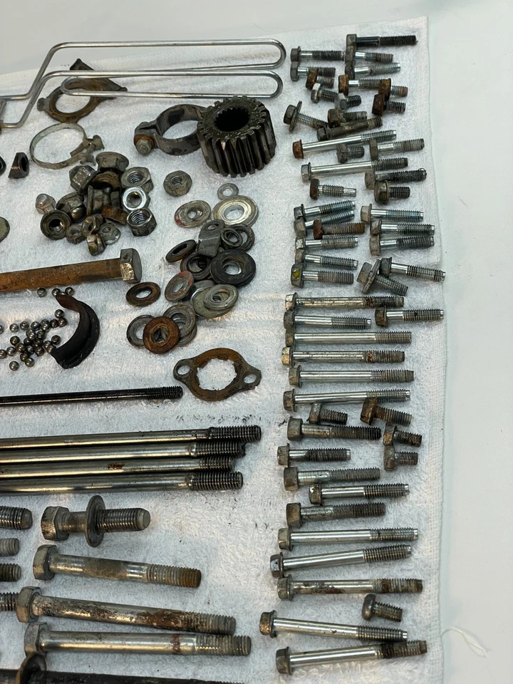 Honda XR185 XR 185 1979 OEM TUERCAS PERNOS ARANDELAS PIEZAS DIVERSAS HM446 Foto 2 de 4