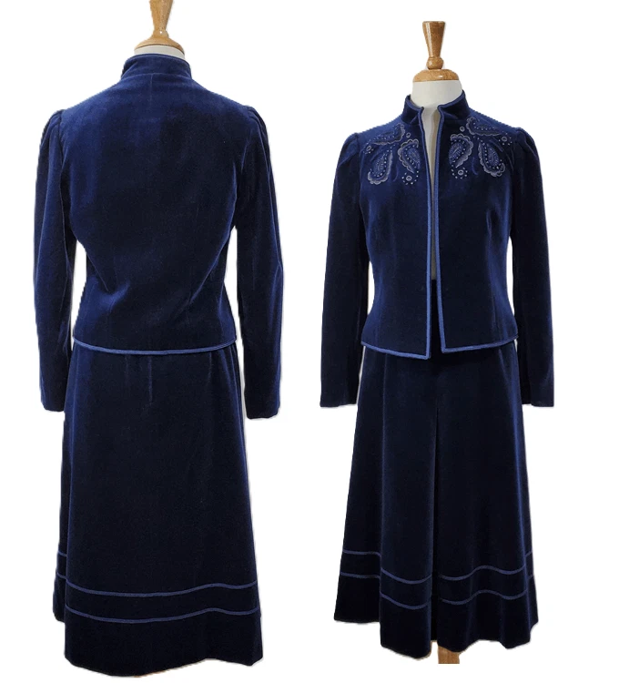 De Colección Años 80 LOUIS FERAUD Mujeres Traje Falda Chaqueta Azul Terciopelo Apliques Ribete Plisado S M Foto 4 de 4