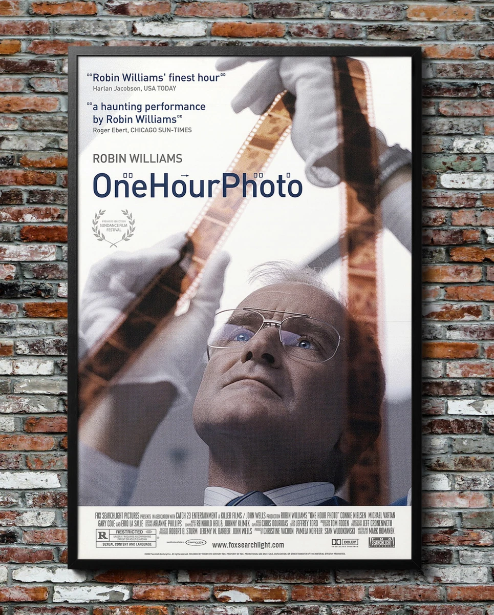 One Hour Photo Movie Poster