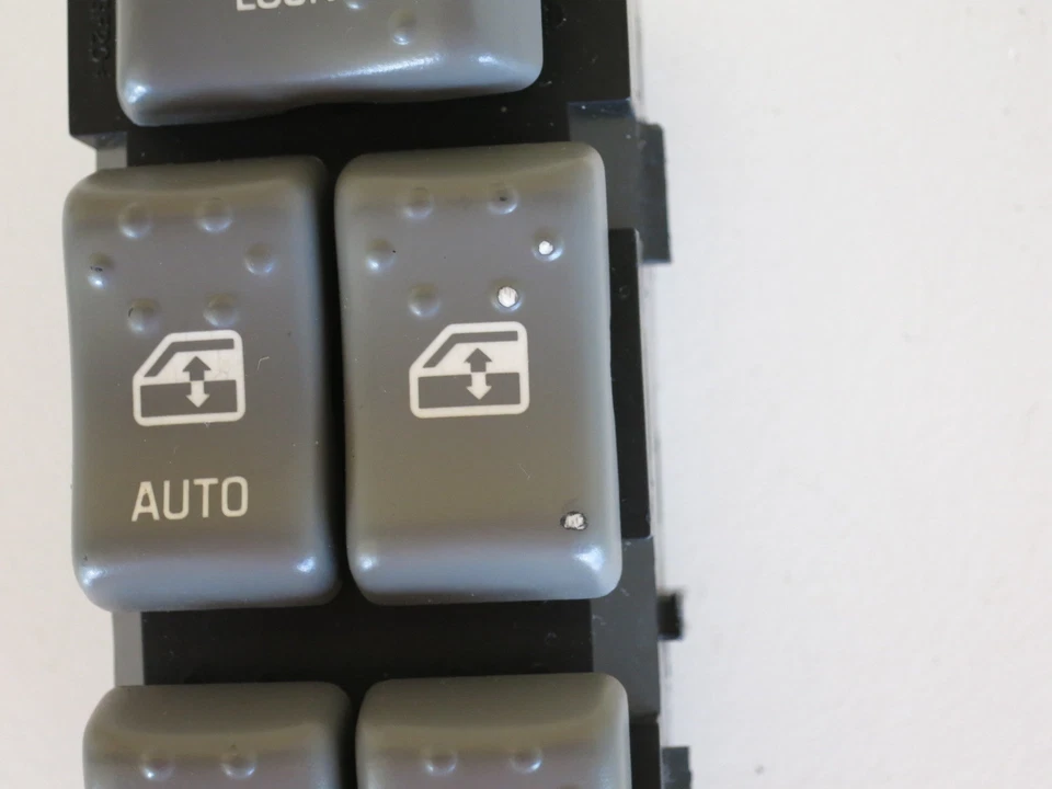 Оригинальный левый главный выключатель стекла со стороны водителя для Pontiac Aztek 01 02 годов выпуска - Изображение 3 из 4