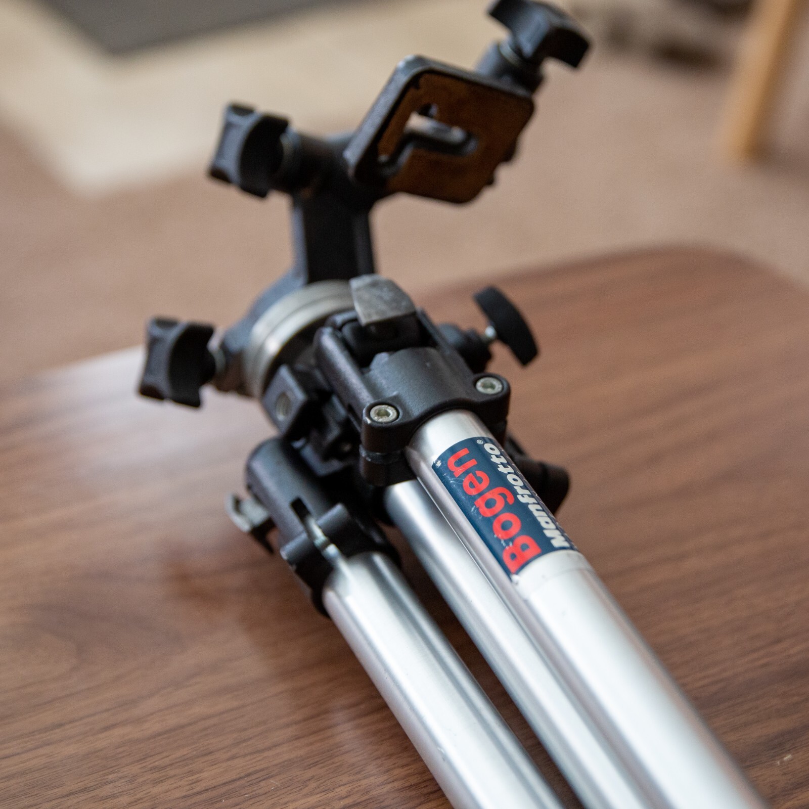 Manfrotto 3001 Professional Tripod with 3025 Tripod Head Bogen