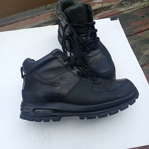 acg black boots