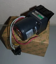 ORIENTAL MOTOR CO LTD 3RJ10GB-AUL REVERSIBLE MOTOR WITH 3GB18K GEAR HEAD