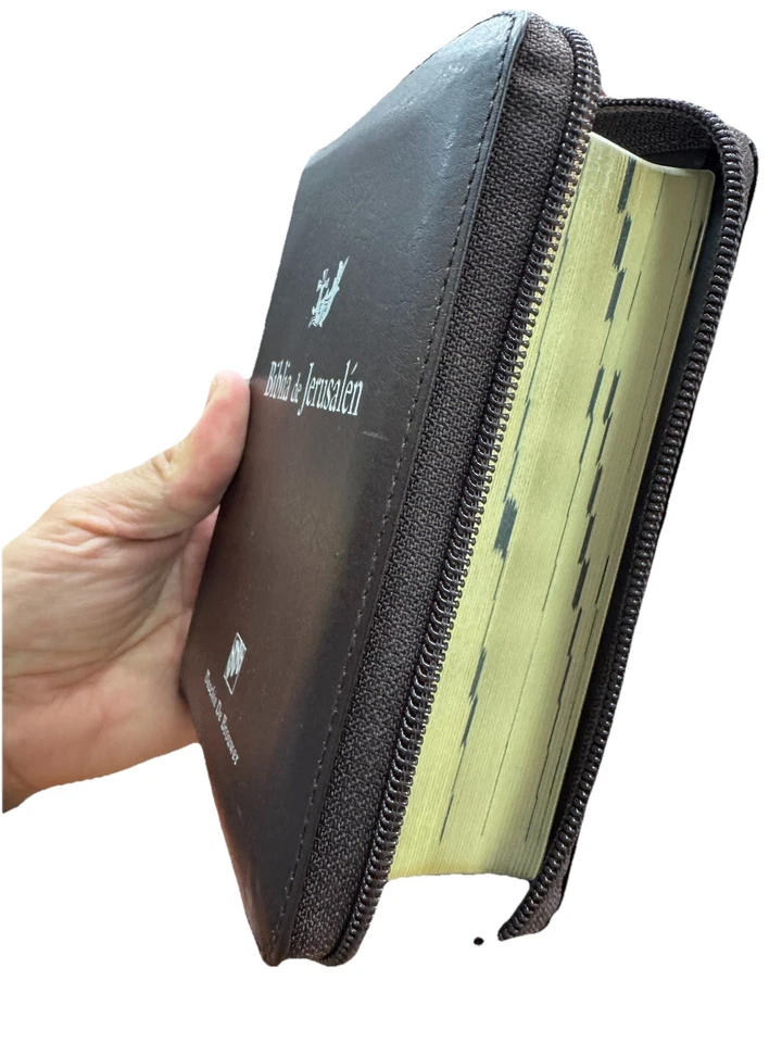 Biblia de Jerusalen de bolsillo con cremallera modelo 3 indice en la hoja - Image 4 of 4
