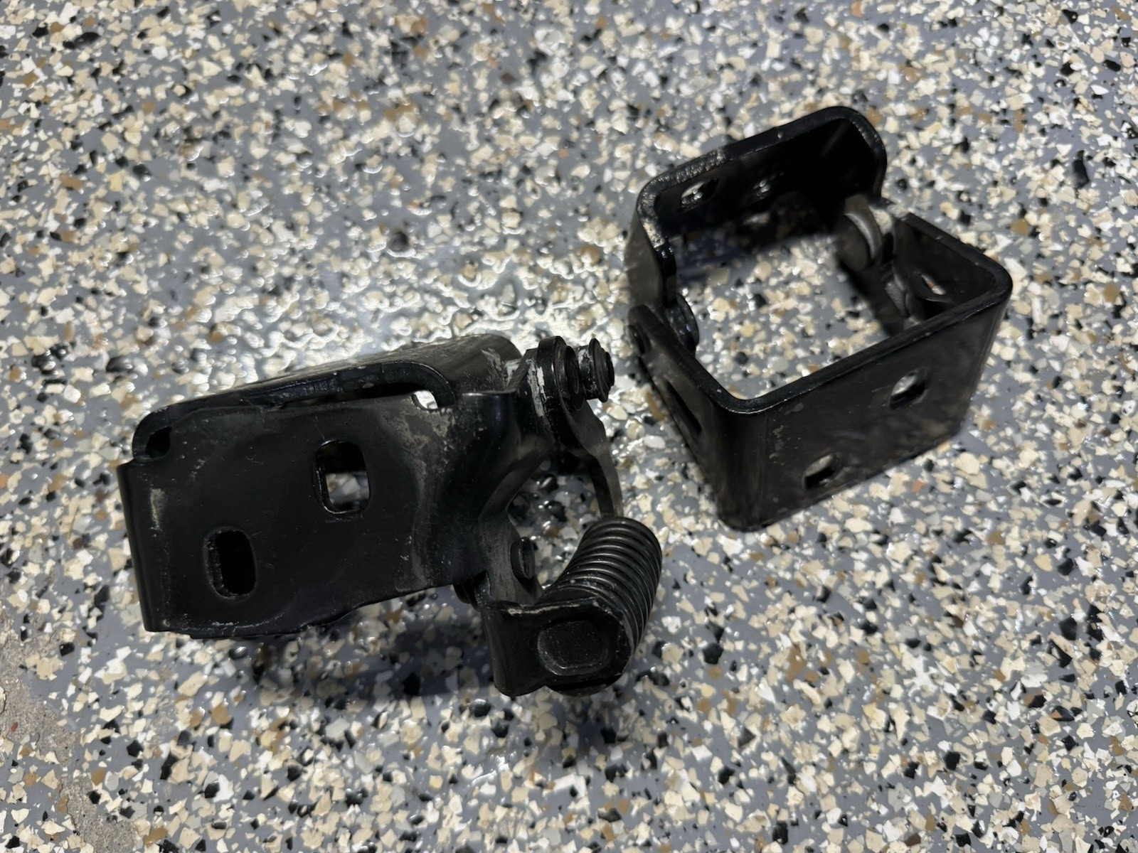 CHEVROLET CORVETTE C6 Z06 05-13 OEM FRONT RIGHT PASSENGERS SIDE DOOR HINGE SET