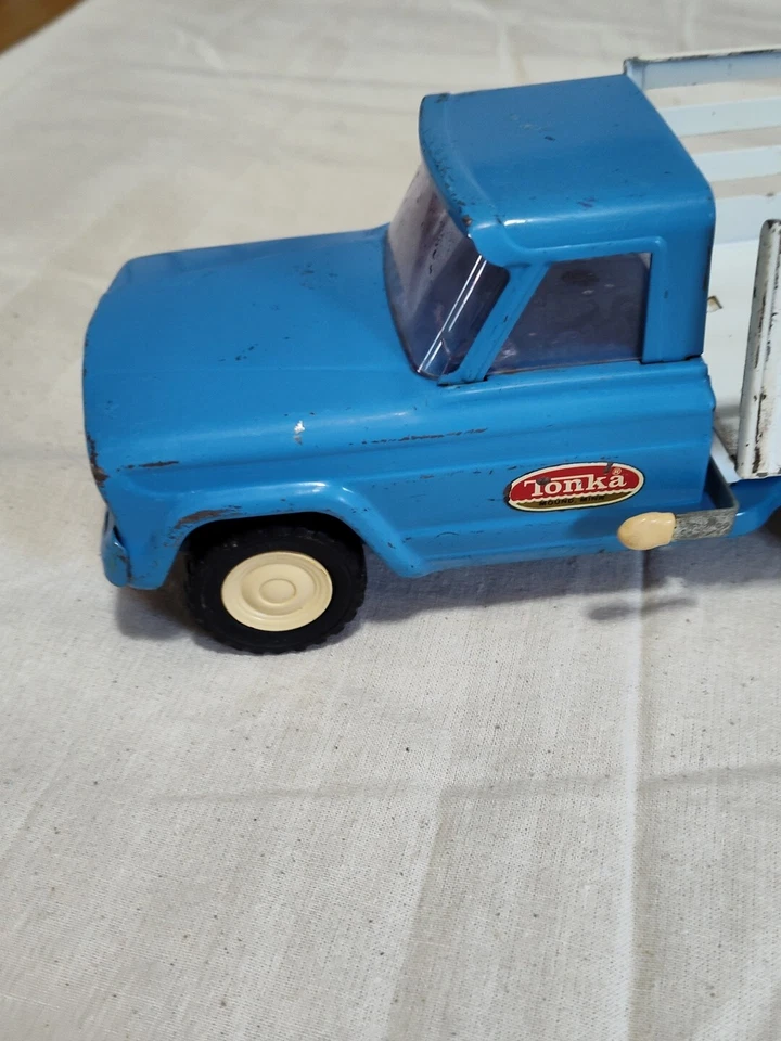Vintage Tonka Step Side Pick Up Truck, Farm Stake Rack, Sheep Livestock Blue B19 - Image 3 of 4